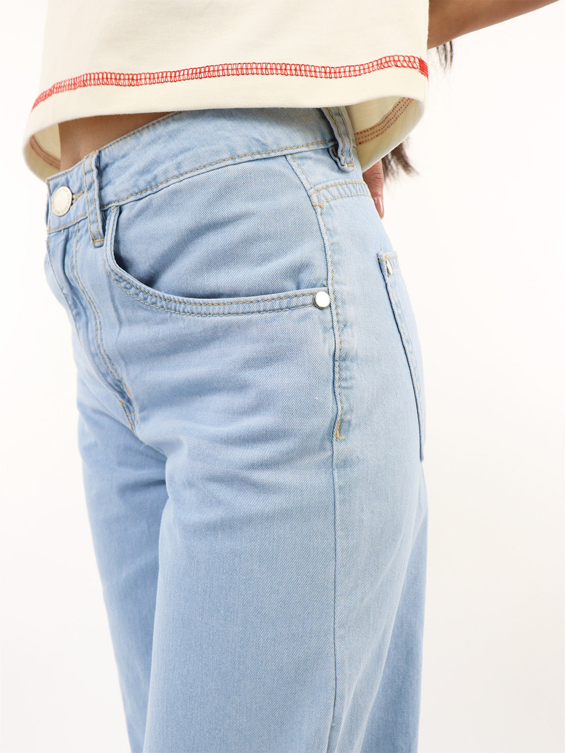 Jeans baggy con aberturas