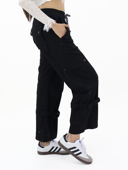 Pantalón cargo fluido negro